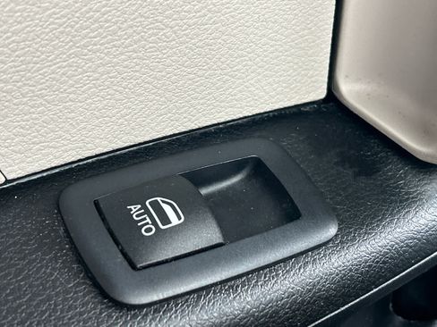 Used 2022 Chrysler Pacifica Limited image 20