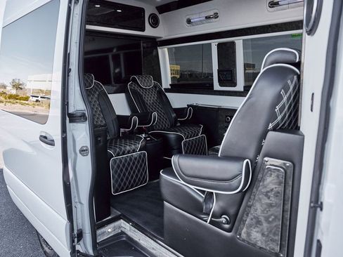 Used 2019 Mercedes-Benz Sprinter 144 image 78