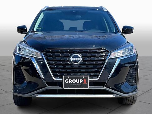 Used 2024 Nissan Kicks SV image 3