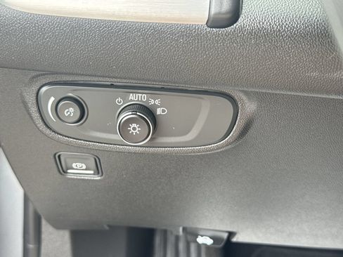 Certified 2023 GMC Terrain SLE w/ Driver Convenience Package AWD/4WD image 18
