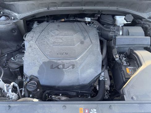 Used 2023 Kia Telluride EX w/ EX Captain's Chair Package image 12