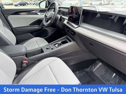 New 2026 Volkswagen Tiguan SE R-Line AWD/4WD image 17
