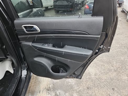 Certified 2020 Jeep Grand Cherokee Laredo w/ Quick Order Package 2BN North image 24