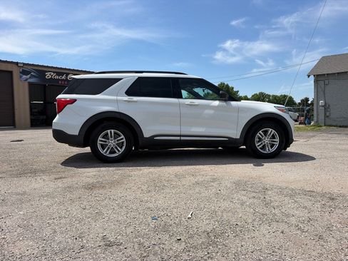 Used 2020 Ford Explorer XLT image 8