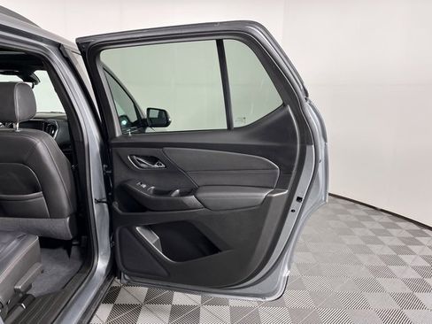 Used 2023 Chevrolet Traverse RS image 45
