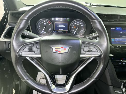 Used 2021 Cadillac XT6 Premium Luxury image 16