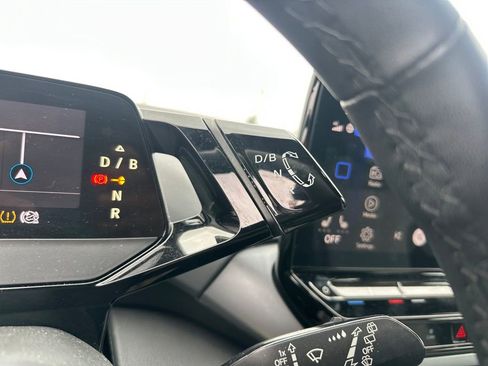 Used 2023 Volkswagen ID.4 2WD image 16