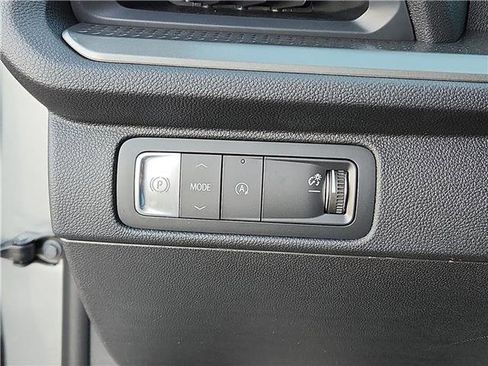 New 2026 Chevrolet Traverse LT image 17