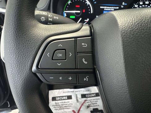 Used 2026 Toyota Sienna LE FWD image 20