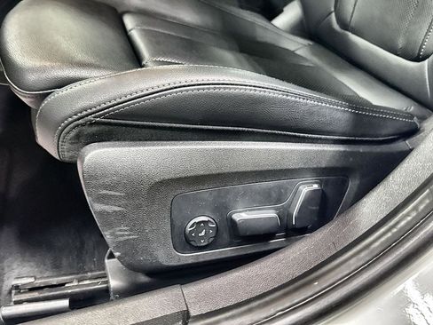 Used 2025 BMW 330i Sedan RWD image 13