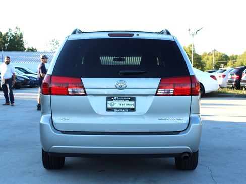 Used 2005 Toyota Sienna XLE image 6