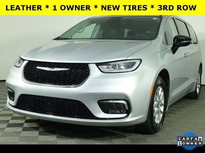 Used 2024 Chrysler Pacifica Touring-L