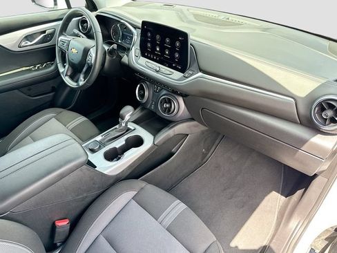 Used 2025 Chevrolet Blazer LT FWD image 27