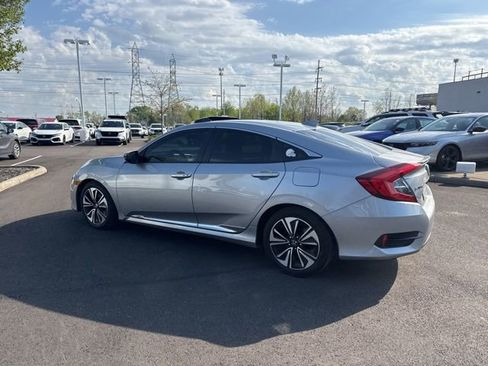 Used 2018 Honda Civic EX-T image 9