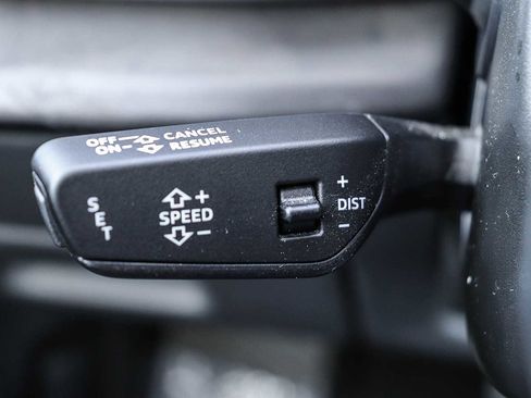 Used 2022 Audi Q8 Premium Plus image 32