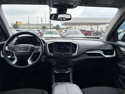 Used 2024 GMC Terrain SLE FWD image 32