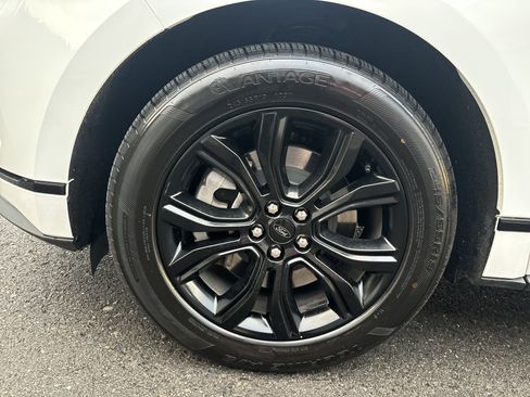 Used 2022 Ford Edge SE w/ Black Appearance Package image 11