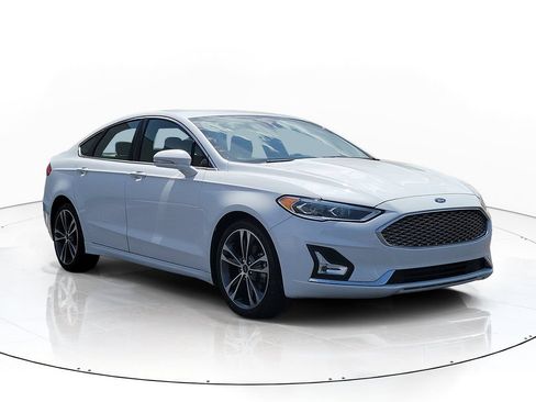 Used 2019 Ford Fusion Titanium AWD/4WD image 3