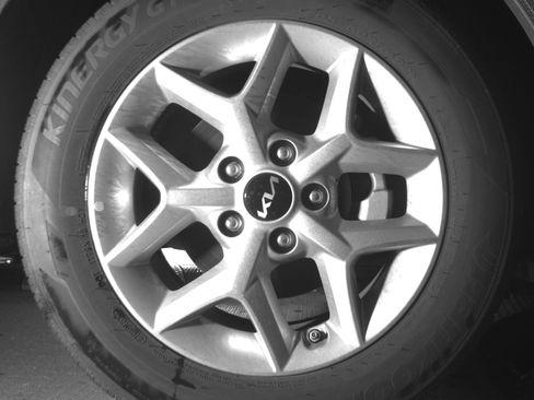 Used 2025 Kia Soul LX w/ LX Technology Package FWD image 13