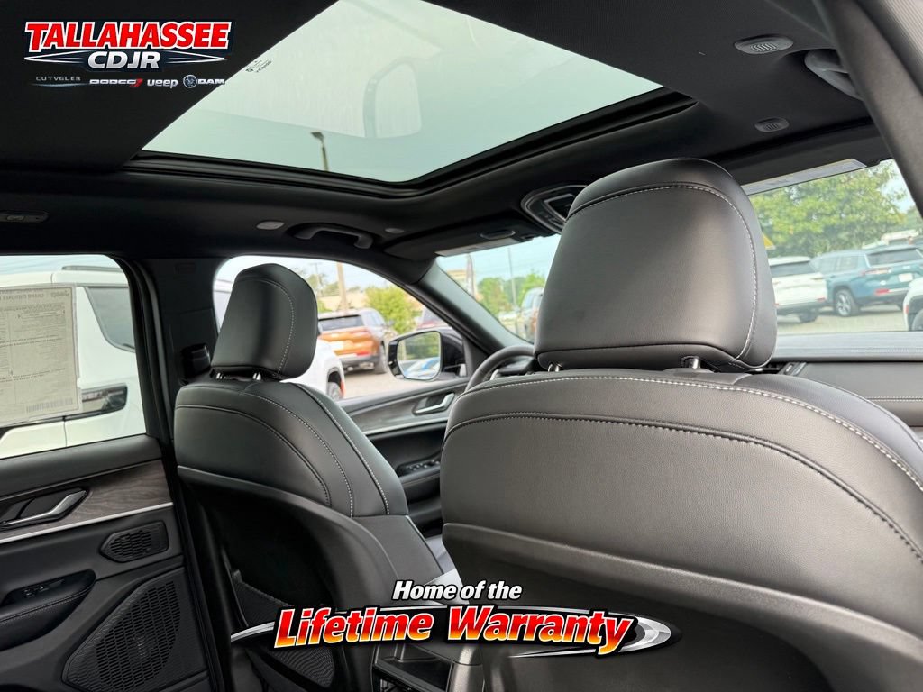 New 2026 Jeep Grand Cherokee Limited RWD image 36