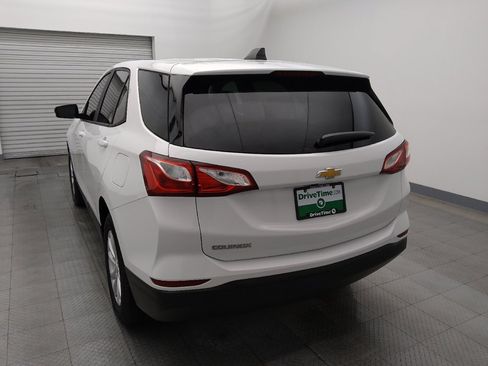 Used 2020 Chevrolet Equinox LS w/ LS Convenience Package FWD image 6