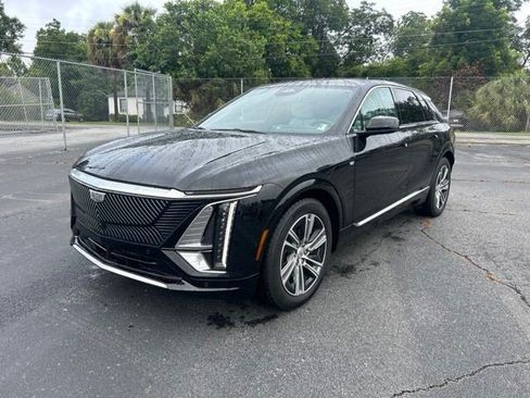 Certified 2024 Cadillac Lyriq Luxury RWD image 1