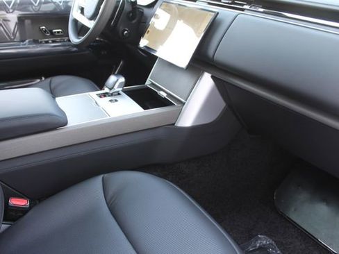 New 2026 Land Rover Range Rover SV image 22