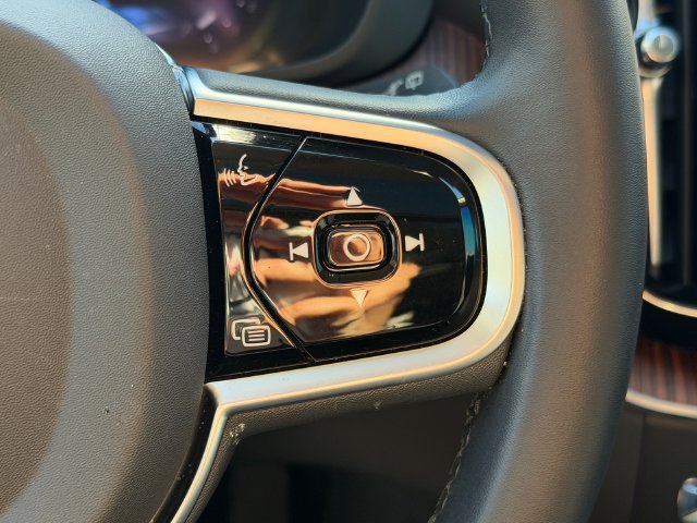 Used 2024 Volvo XC60 B5 Plus w/ Protection Package AWD/4WD image 23