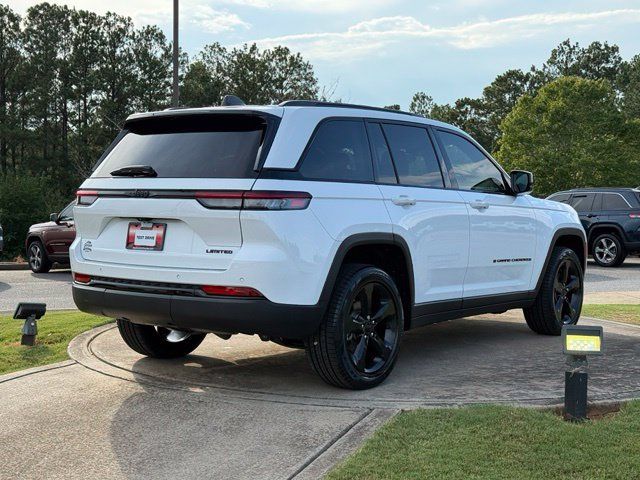 Used 2023 Jeep Grand Cherokee Limited w/ Black Appearance Package RWD image 7