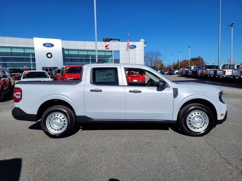 New 2026 Ford Maverick XL image 9