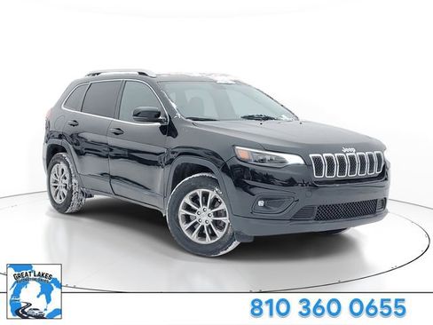 Used 2019 Jeep Cherokee Latitude Plus w/ Cold Weather Group AWD/4WD image 1