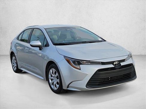 Used 2024 Toyota Corolla LE FWD image 3