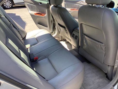 Used 2005 Toyota Camry XLE FWD image 28