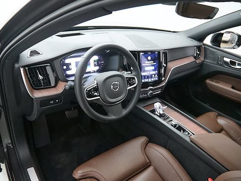 Certified 2023 Volvo XC60 T8 Ultimate w/ Climate Package AWD/4WD image 12