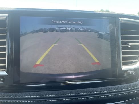 Used 2023 Chrysler Pacifica Limited FWD image 28