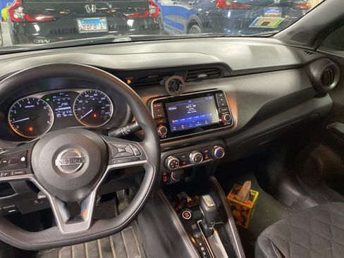 Used 2018 Nissan Kicks S FWD image 5
