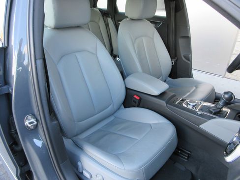 Used 2018 Audi A3 e-tron Premium Plus w/ Premium Plus Package image 26