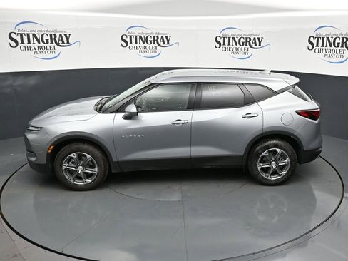 Used 2025 Chevrolet Blazer LT FWD image 12