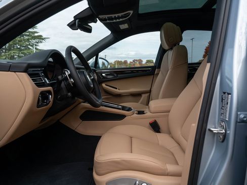 New 2026 Porsche Macan image 24