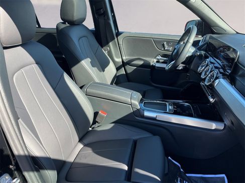 Certified 2025 Mercedes-Benz GLB 250 4MATIC image 15