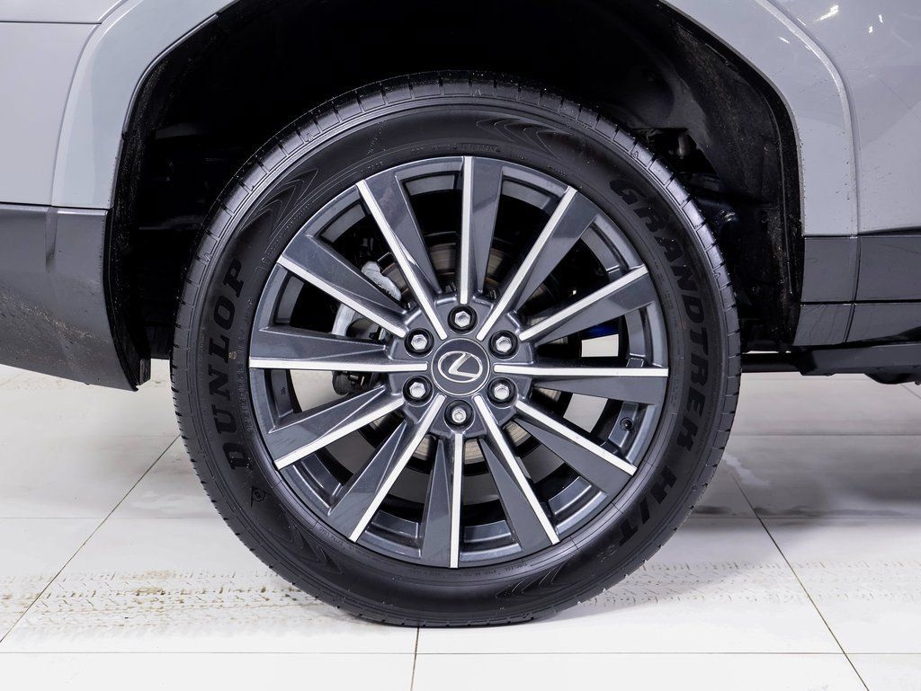 Used 2025 Lexus GX 550 w/ Accessory Package (2T) AWD/4WD image 26