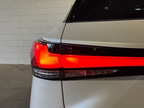 Used 2024 Lexus RX 350 Premium Plus image 11