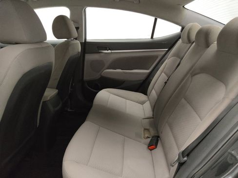 Used 2020 Hyundai Elantra SEL FWD image 18