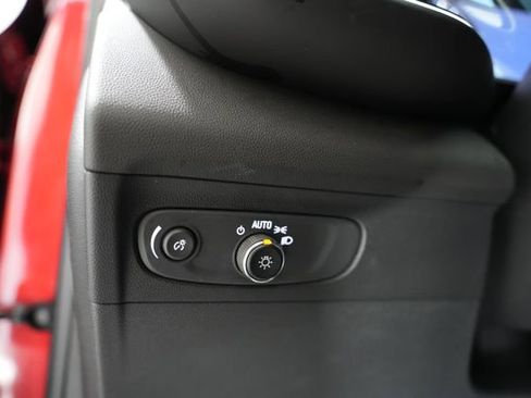 Used 2023 Buick Envision Essence image 13