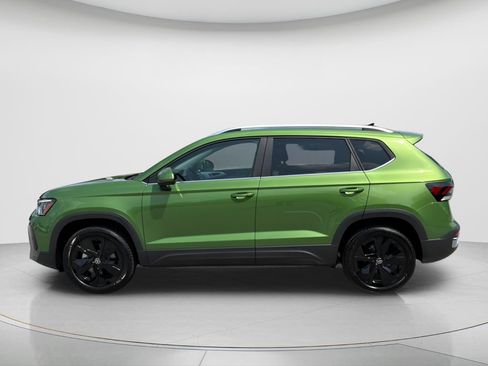 New 2026 Volkswagen Taos SE FWD image 8