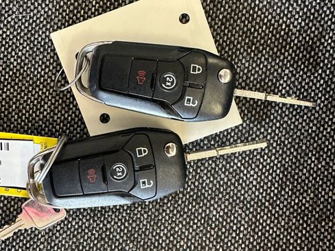 Used 2022 Ford F550 4x4 Crew Cab Super Duty w/ Lariat Value Package image 20