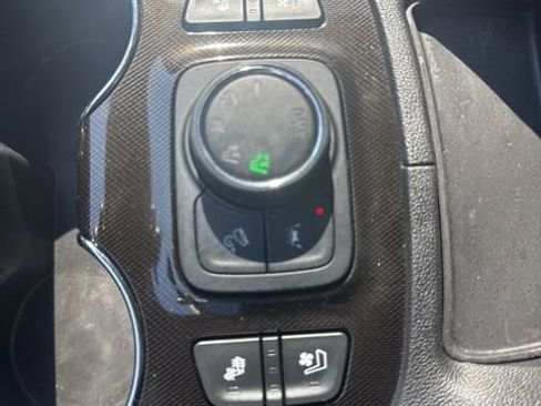 Used 2021 GMC Acadia AT4 w/ Technology Package image 20