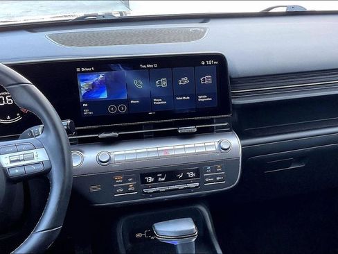 Used 2025 Hyundai Kona SEL AWD/4WD image 6