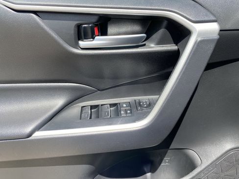 Used 2025 Toyota RAV4 XLE AWD/4WD image 23