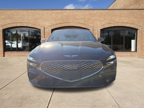 Used 2025 Genesis G70 2.5T image 8
